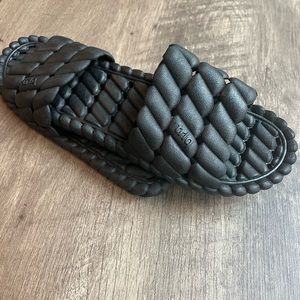 TRLQ black indoor slippers